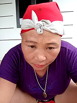 NyloveSquirt 即時 XXX 聊天