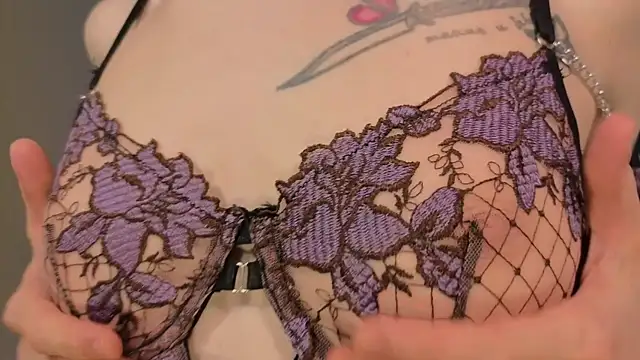 Chat XXX ao vivo de AriaLiko