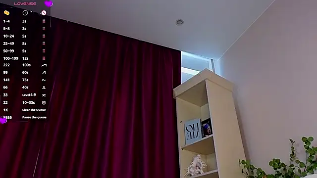 XXX chat uživo modela MicaelaCubr