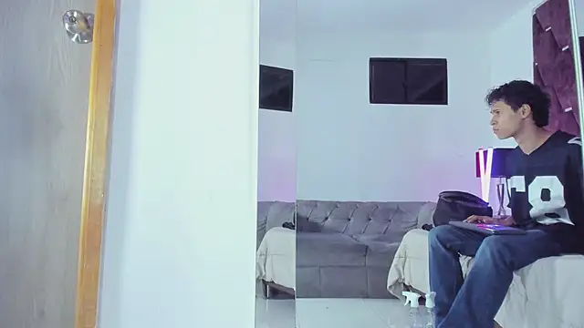 TonyBenedetti 即時 XXX 聊天