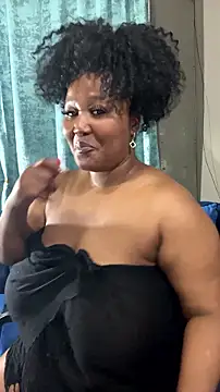 SultryBusty's Live XXX Chat