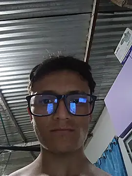 Davitfitnosuke Webcam-Show
