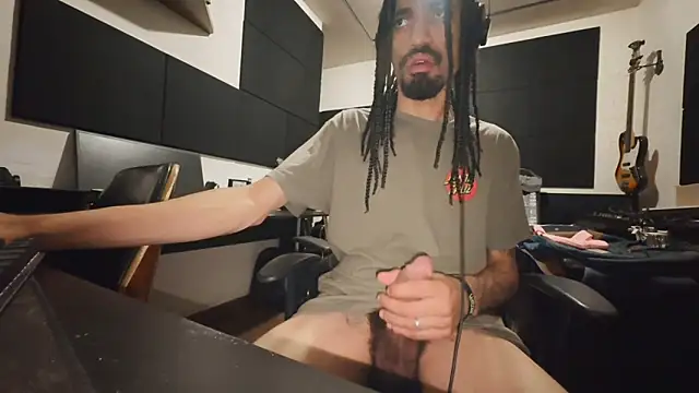 Chat +18 de FavelaDaddyCum ao vivo