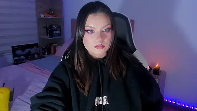OphelianaRose33 XXX чат на живо