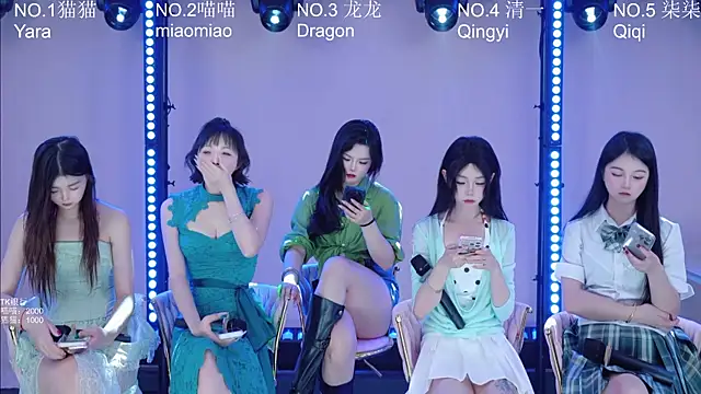 Stars-01's Live XXX Chat