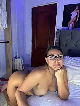 ema_zoe's Live XXX Chat