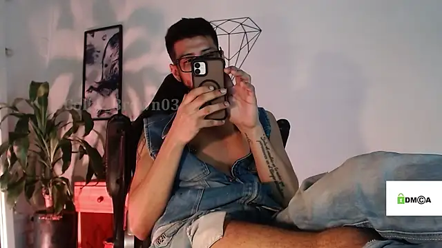 צ'אט XXX בשידור חי של Colby_brown03