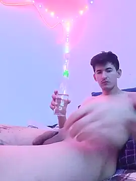 دردشة cheekyboyx الجنسية المباشرة