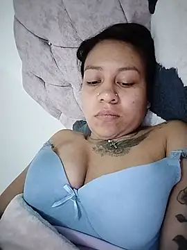 Tiphanydirty3 Adlı Modelin Canlı XXX Sohbeti