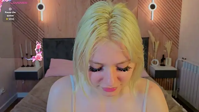 Kate_Krose Adlı Modelin Canlı XXX Sohbeti