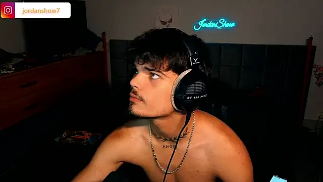 JordanShow Live XXX Chat