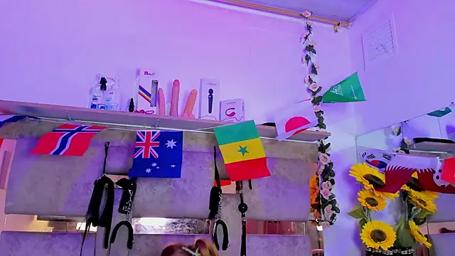 Natasha-Adams 现场XXX聊天