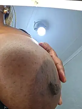 Thasha8 Chat XXX in diretta