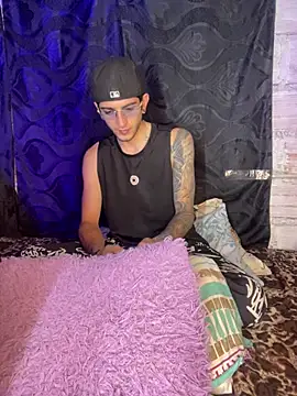 Chat +18 de angelYtonny ao vivo