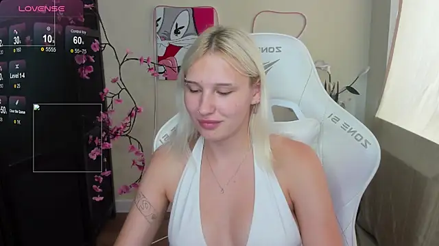 EvelinaLuu – Live XXX-chat