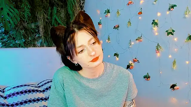 Kira__Cutie Adlı Modelin Canlı XXX Sohbeti