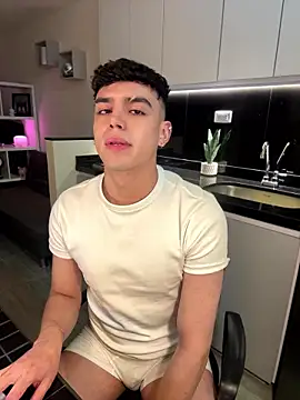 aronnhidden Live XXX Chat