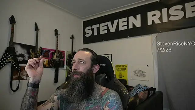 Chat +18 de StevenRiseNYC ao vivo