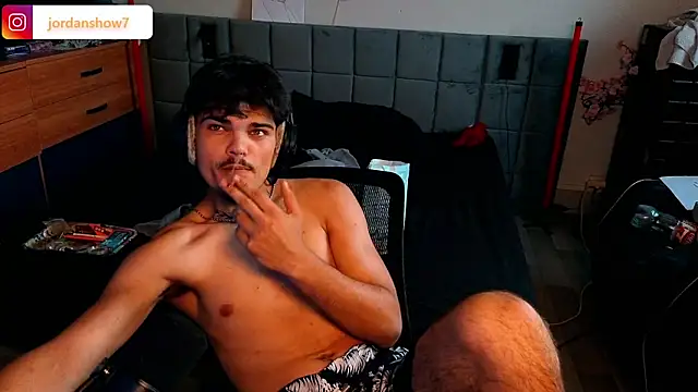 JordanShow's Live XXX Chat