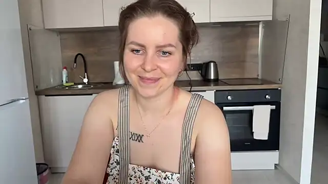 MikaBloom's Live XXX Chat