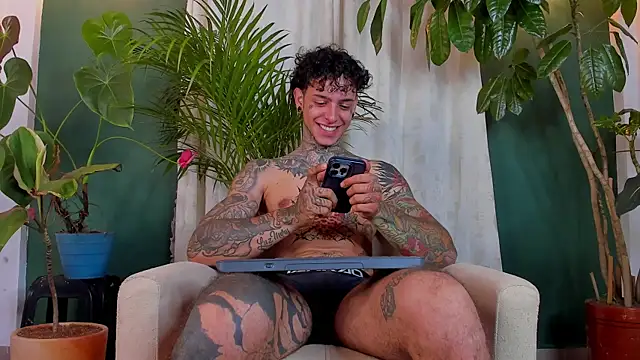 Aron_ford Chat XXX live