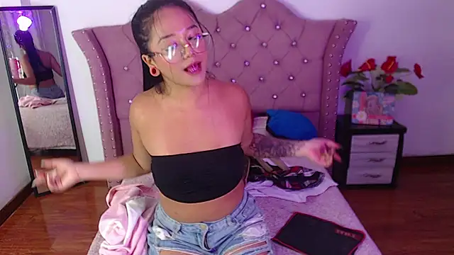Alanna_moore's Live XXX Chat
