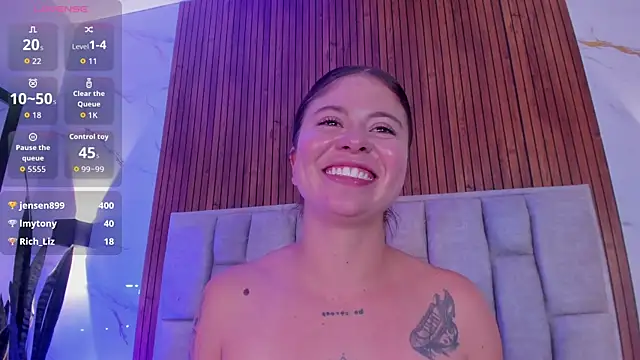 Show modela SckarletBloom na web-kameri