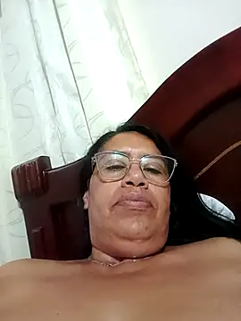 Chatroom XXX en direct de Emilif_