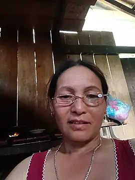 Chat +18 de Cucci07 ao vivo
