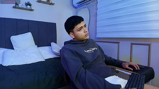 Thony_Big: онлайн-секс-чат