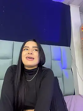 צ'אט XXX בשידור חי של Emilyy05_