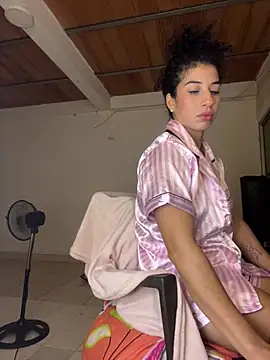 Miily_0 – Naživo XXX chat