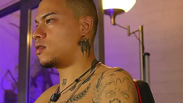 XXX chat uživo modela AlphaMasterXxx