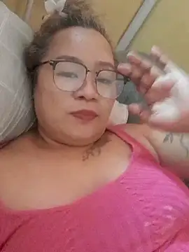 loriepinay46 Adlı Modelin Canlı XXX Sohbeti