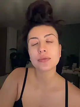 EmaSaenz 라이브 XXX 채팅