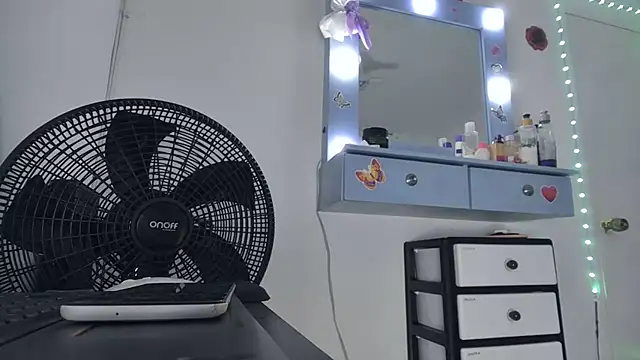 soffy_rosses élő XXX-chatje