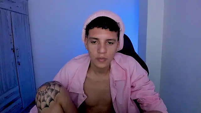 Chat +18 de tylerrnova ao vivo
