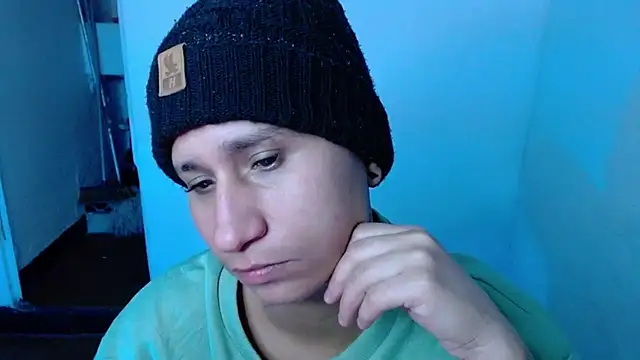 Im_Milan_Rs' Live XXX Chat