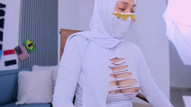 LittleNoorn Live XXX chat