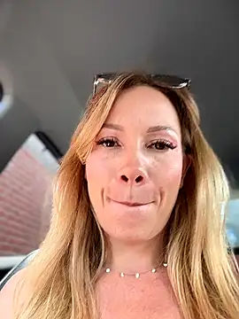 LavenderHot's Live XXX Chat