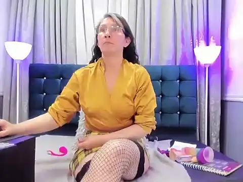 Chat +18 de Oriana_Jhonson ao vivo