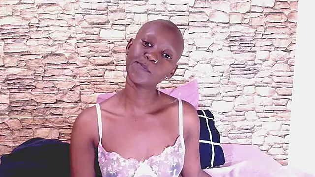 EbonyOlive69 Adlı Modelin Canlı XXX Sohbeti