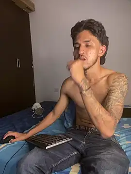 Kriss_Edwards Live XXX-Chat