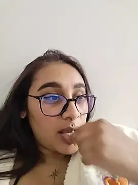 Mia_skyy18 라이브 XXX 채팅