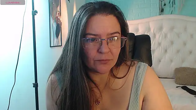 MsJossie Adlı Modelin Canlı XXX Sohbeti
