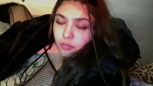eira_lux Adlı Modelin Canlı XXX Sohbeti