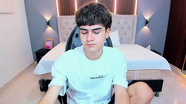 Tommy18__ Chat XXX live
