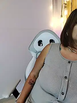 MrsFoucher's Live XXX Chat