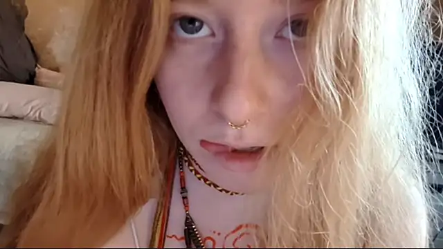 Chat +18 de KateVibe_01 ao vivo
