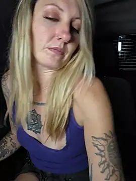 Chat XXX en directo de SheIsSomething